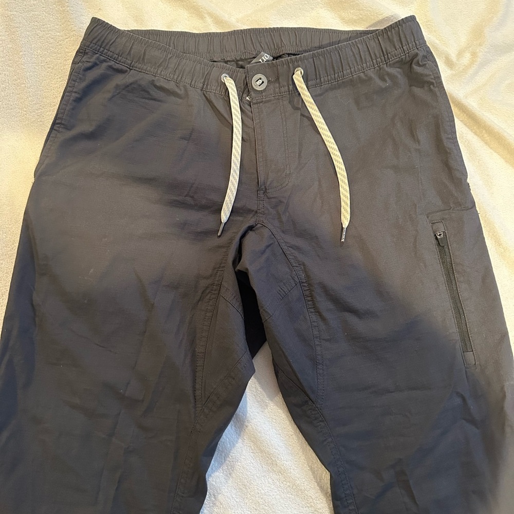 VUORI MENS PANTS SIZE LARGE